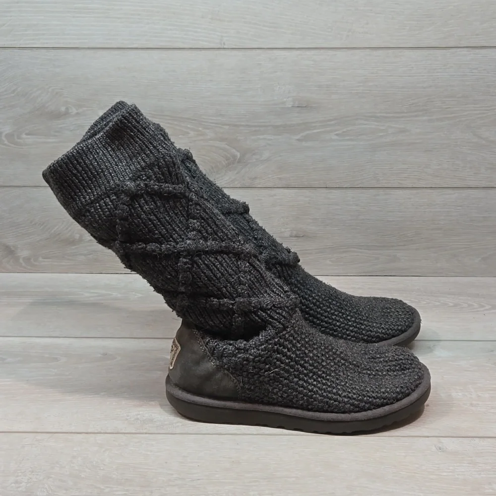 Ugg Australia Women 5879 Cardigan sweater boots shoes sz 7